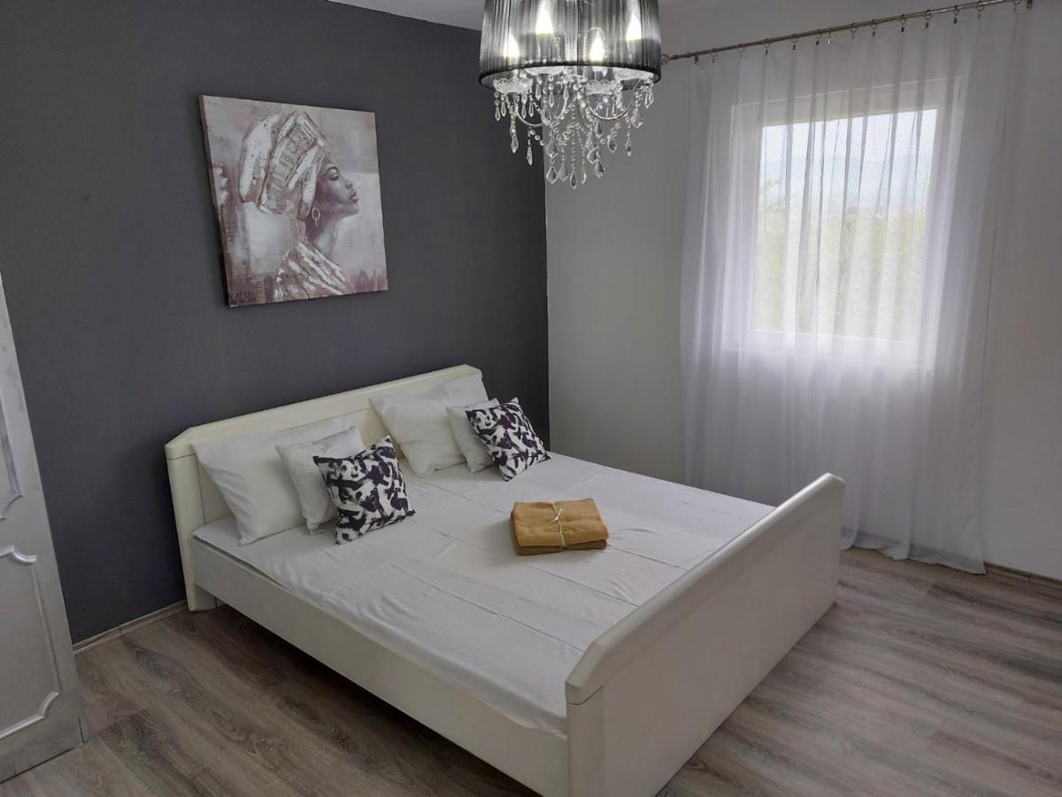 Vikendica Gaj Villa กอร์นีย์มิลาโนวัซ ภายนอก รูปภาพ